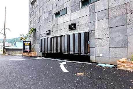 Gimje M Hotel Drive-in