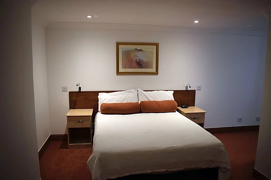 GOLF View Hotel & Macintosh Restaurant