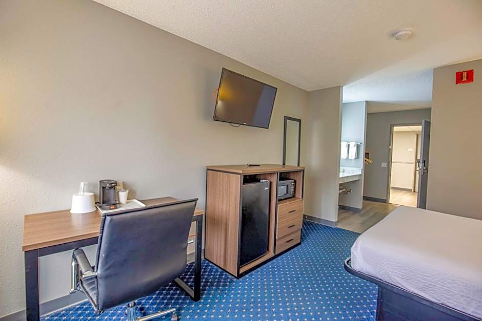 Super 8 by Wyndham Rockford I-90/Casino District