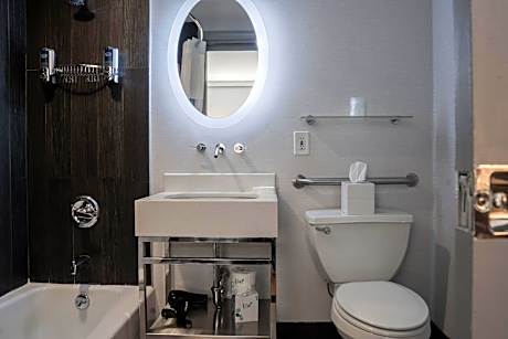 Queen Room - Disability Access