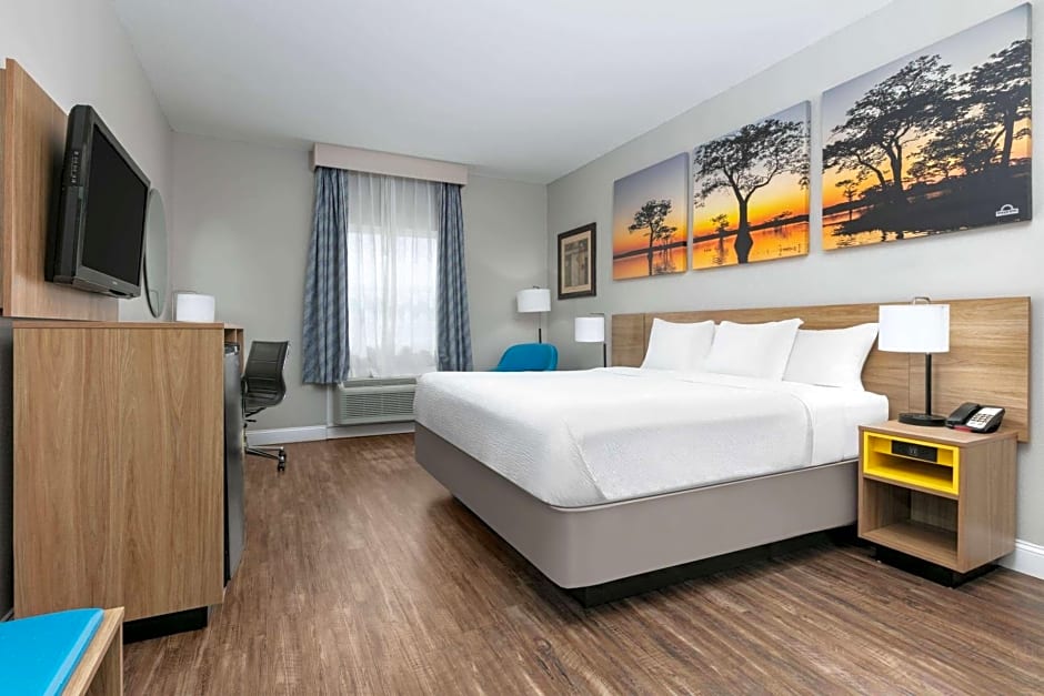 Days Inn & Suites by Wyndham Cabot