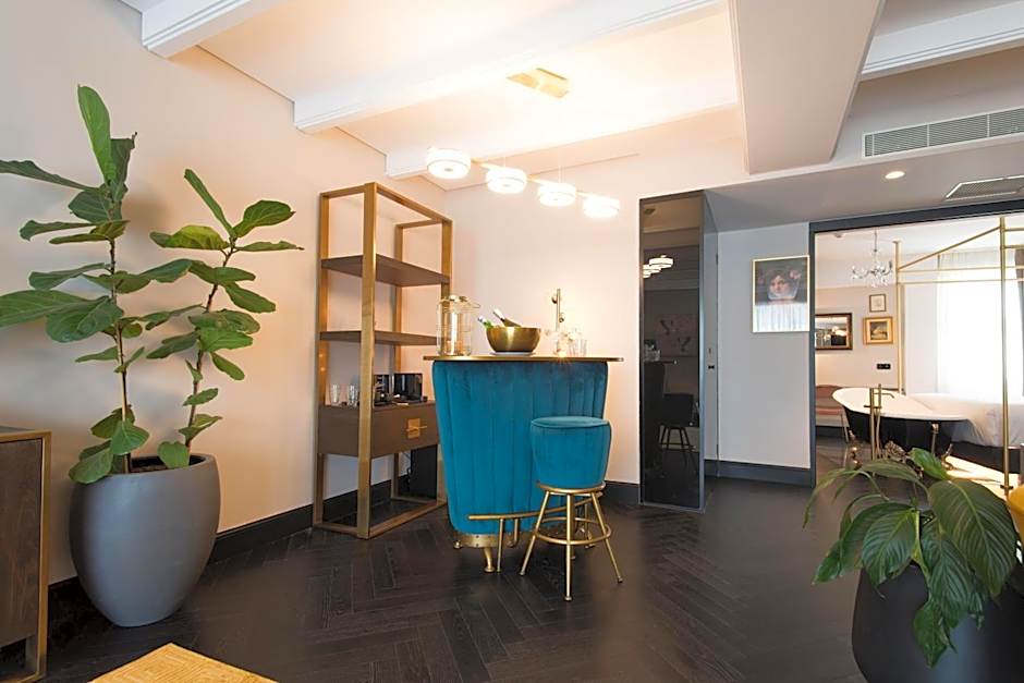  Skylark, Aluma Hotel & Resort