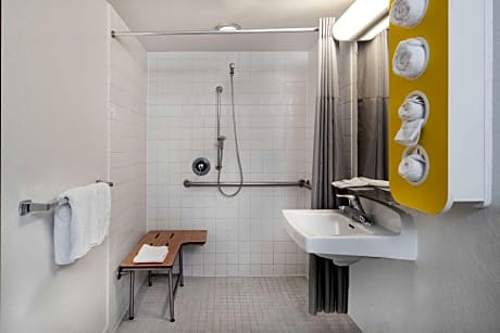 Quadruple Room - Disability Access - Roll in Shower