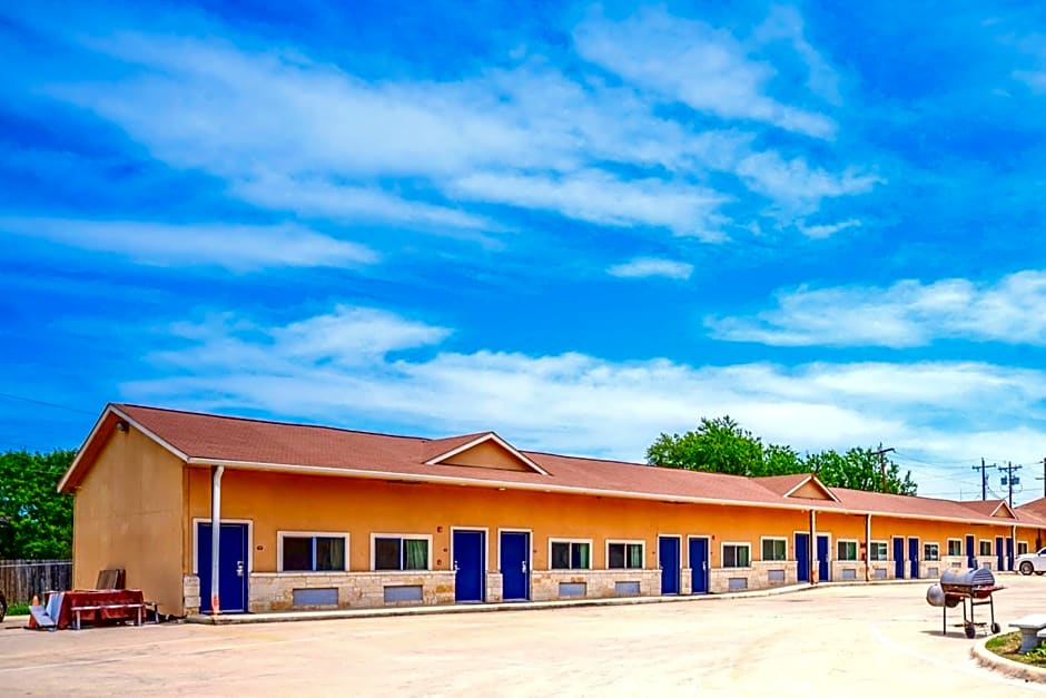 Atria Extended Stays By OYO Jourdanton