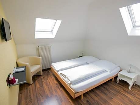 Standard Double Room with Internal Private Bathroom