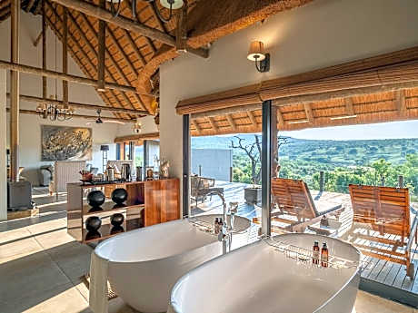 Deluxe King Suite