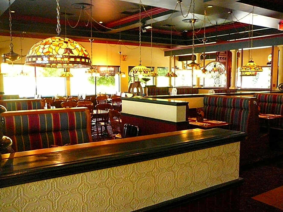 Coast Abbotsford Hotel & Suites