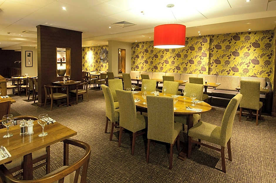 Premier Inn London Heathrow Airport T2 & T3 - Bath Road