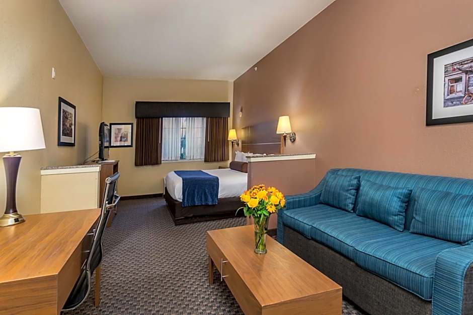 Best Western Plus Shamrock Inn & Suites