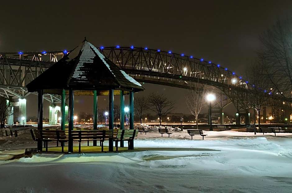 Holiday Inn Express Sarnia - Point Edward By IHG