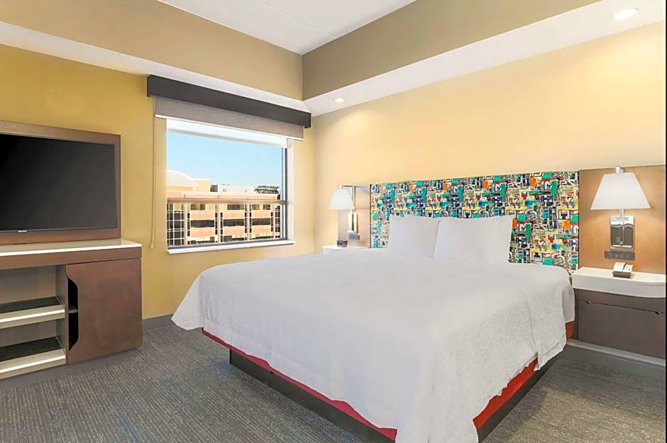 Hampton Inn By Hilton And Suites Pittsburgh-Downtown