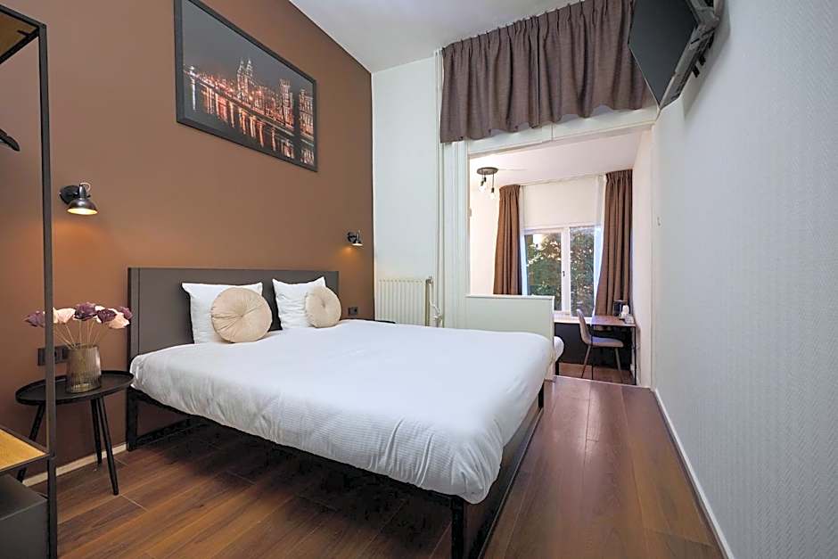 Quentin Museum Square Hotel