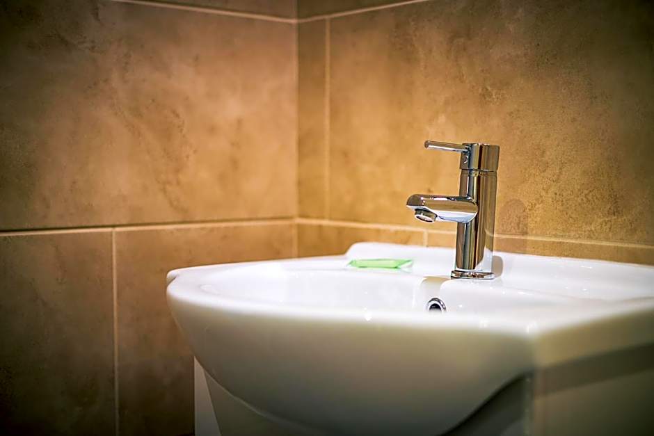 Three Horseshoes Inn