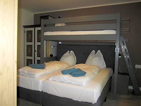 Comfort Triple Room with Shower