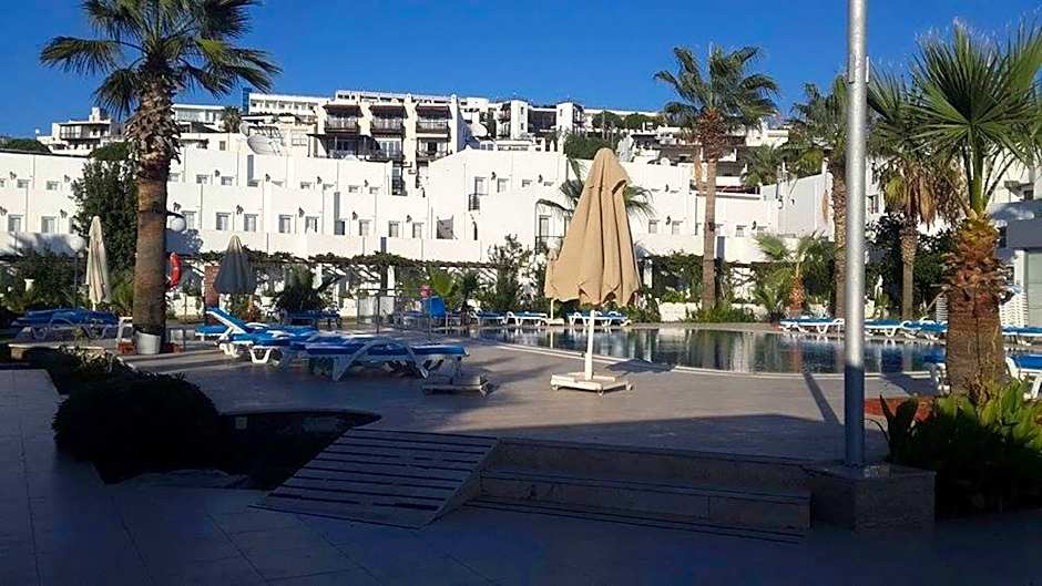 Nagi Beach Hotel