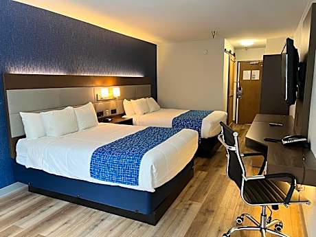 Queen Room with Two Queen Beds and Balcony - Non-Smoking