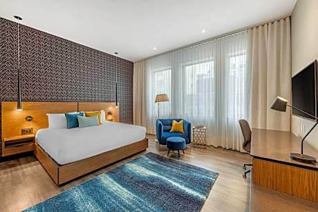 1 Queen Bed, Nonsmoking, Upgrade