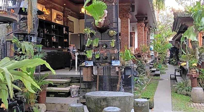 Liyer Spirit House                                                                              