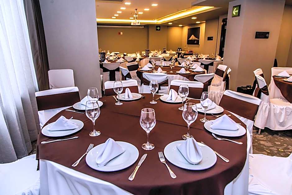 Hampton Inn & Suites By Hilton Puebla