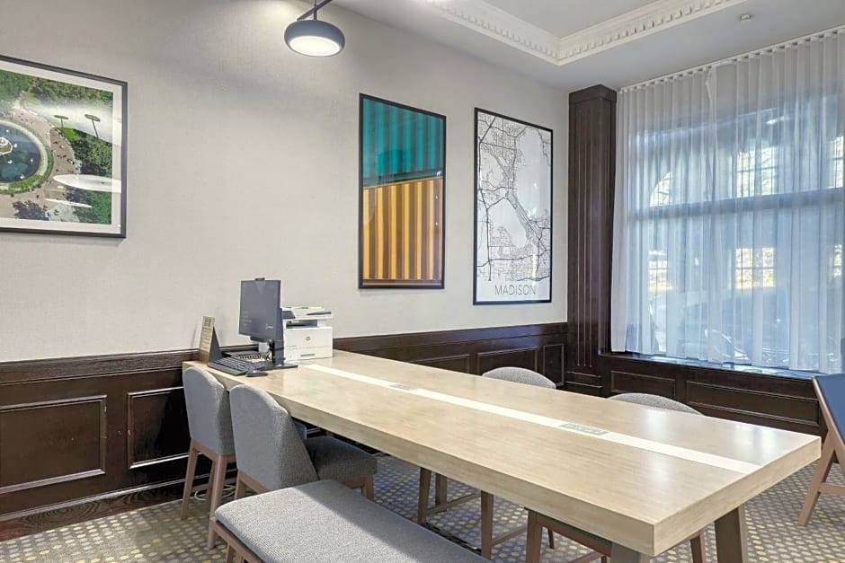 Holiday Inn Hotel & Suites Madison West - Middleton By IHG