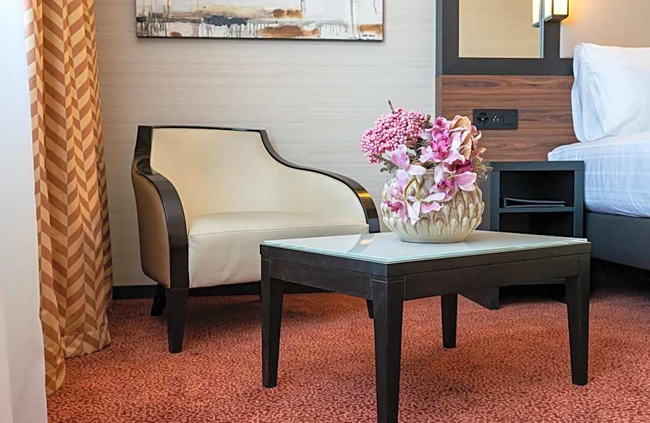 Nash Suites Airport Hotel