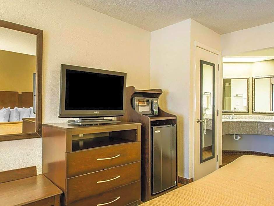 Quality Inn & Suites Panama City