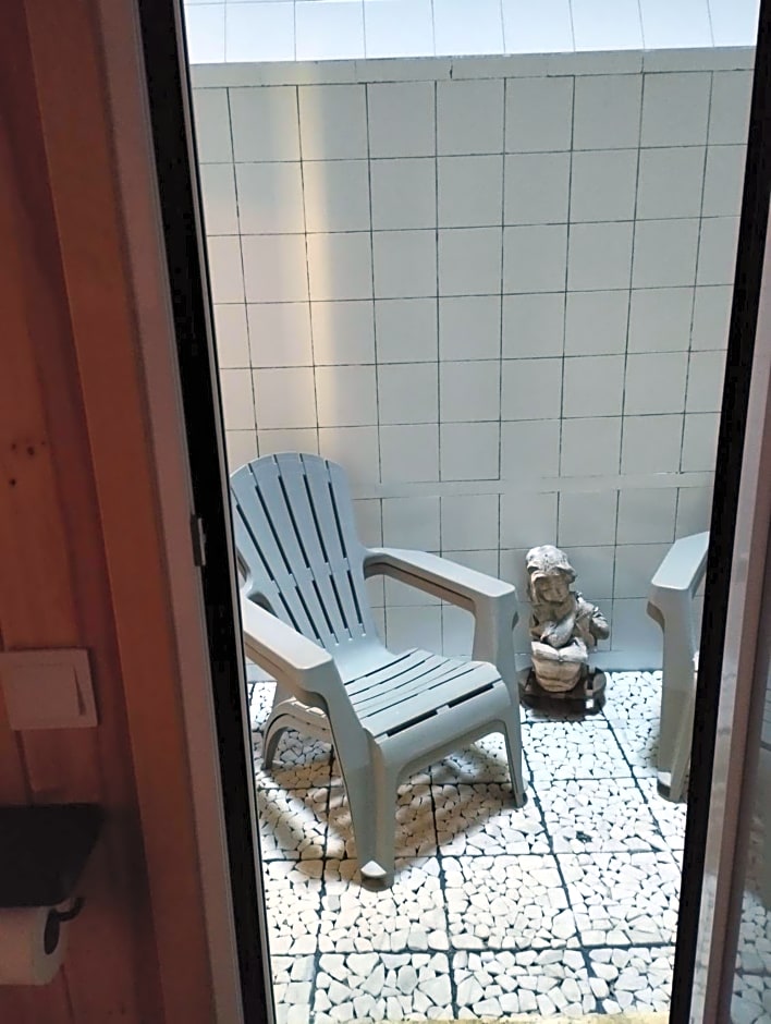 CHAMBRES D'HÔTES CHEZ CATHERINE A REUS chambre de Paris avec salle de bains privée