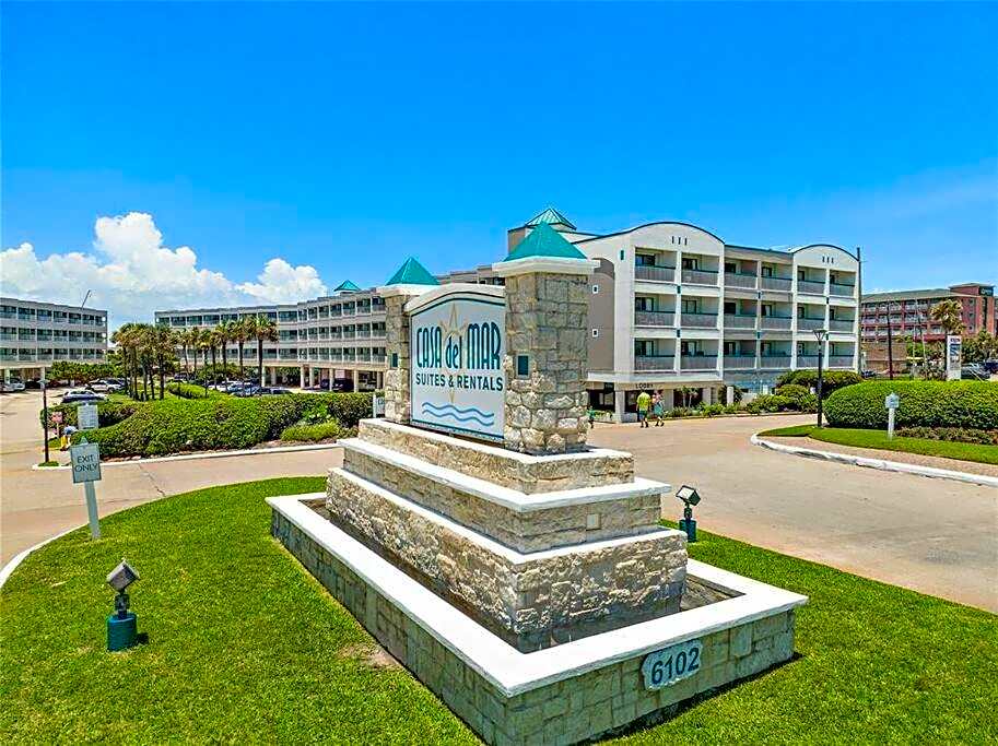 Sea Chase with an ocean view at Casa Del Mar