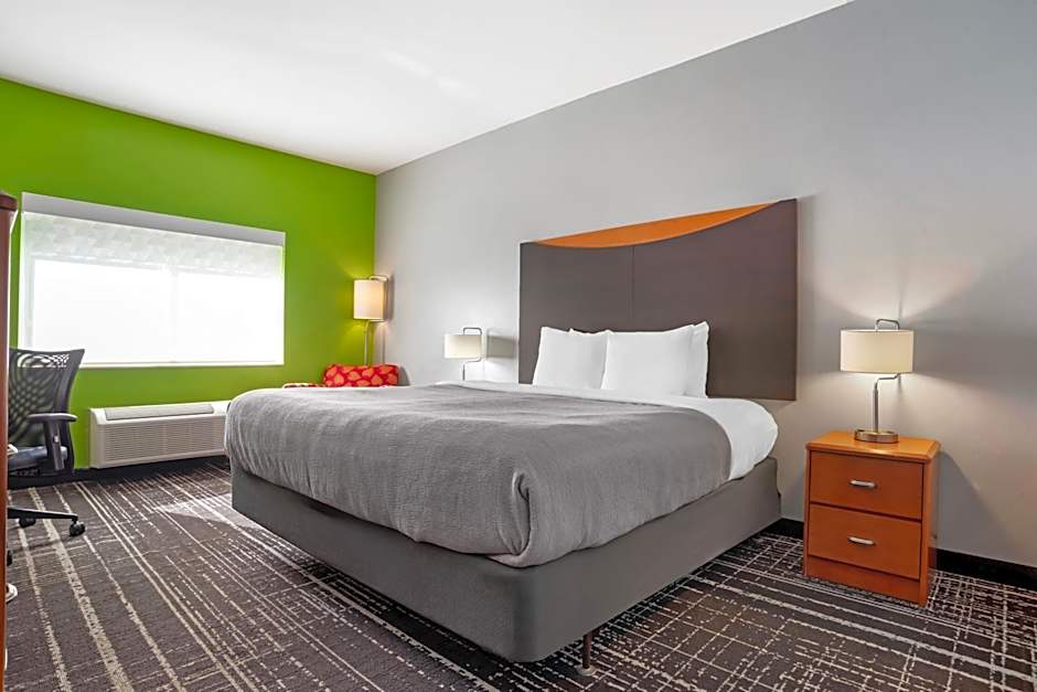Quality Inn & Suites Birmingham - Highway 280