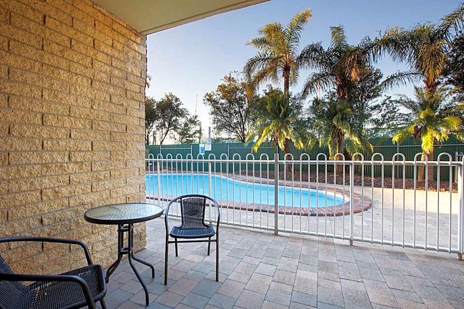 Nightcap at Kawana Waters Hotel