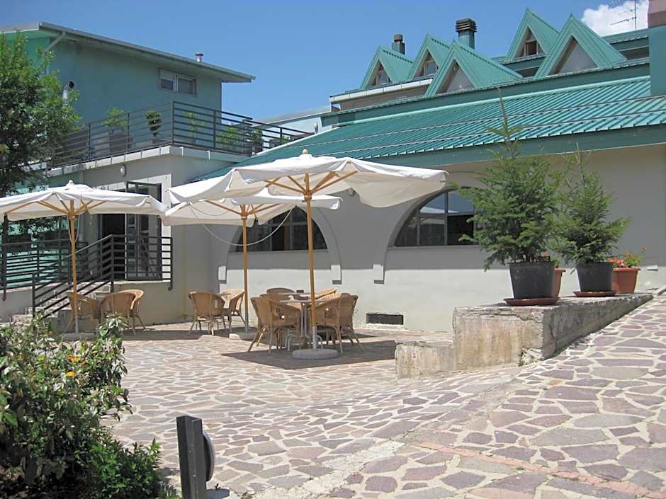 San Lorenzo Si Alberga