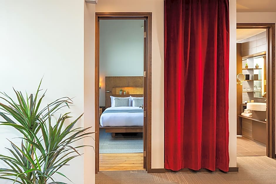 Hotel 71