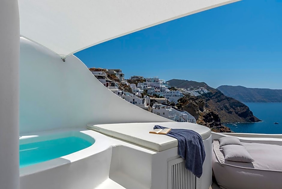 Chelidonia Luxury Suites