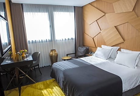 Classic Room with City View