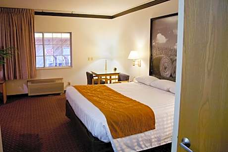 1 King Bed Accessible Non-Smoking