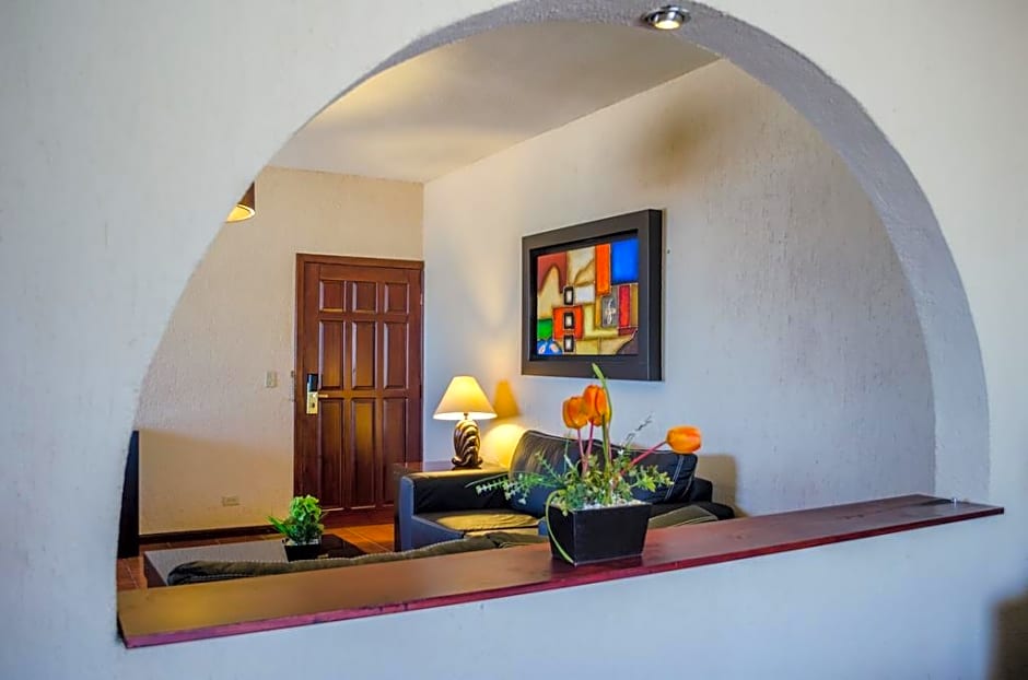 Grand Plaza La  Paz Hotel & Suites