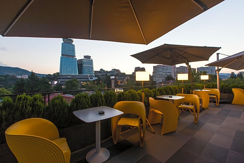 The Grove Design Hotel