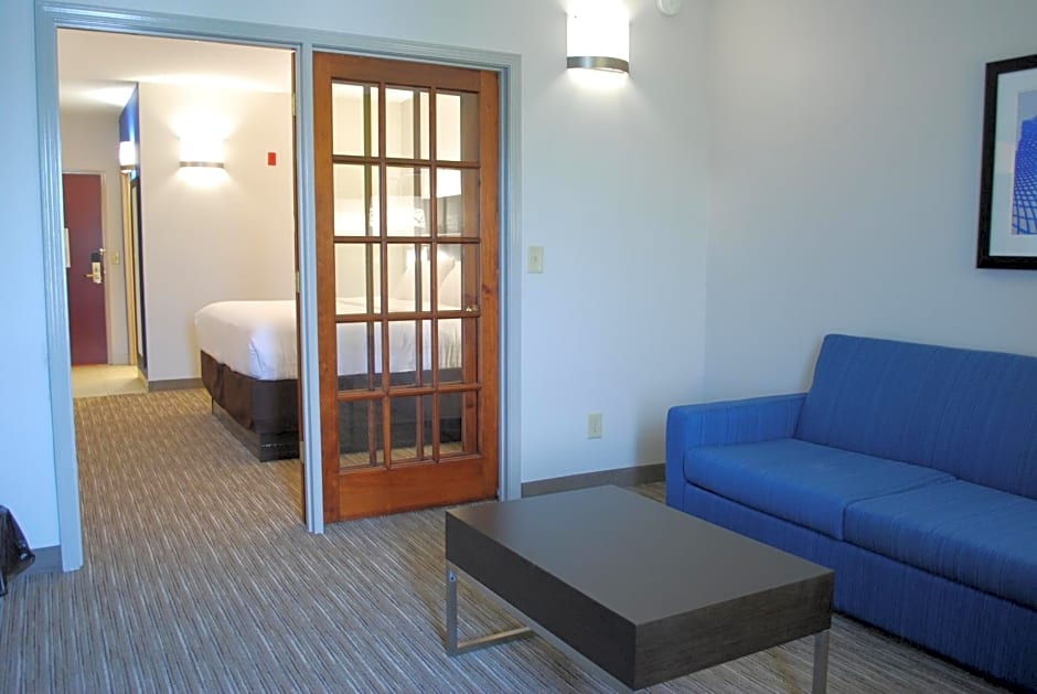 Holiday Inn Express Hotel & Suites Kingsport-Meadowview I-26, an IHG Hotel
