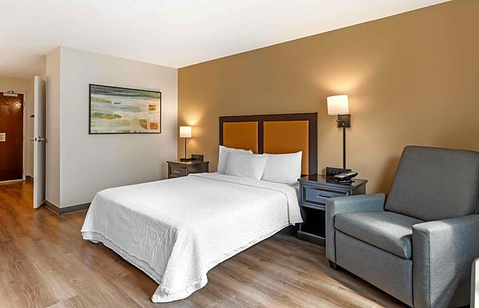 Photo 1 of 5 of Studio 1 Queen Bed, Accessible