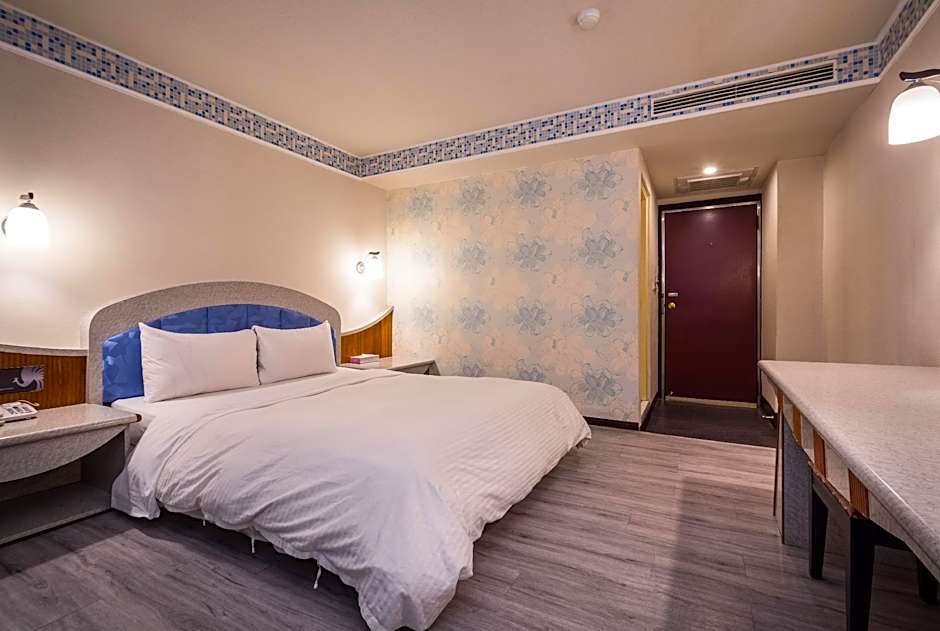 Golden Phoenix Hotel
