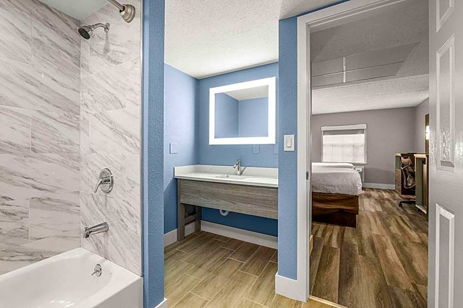 Clarion Pointe Tampa-Brandon Near Fairgrounds and Casino