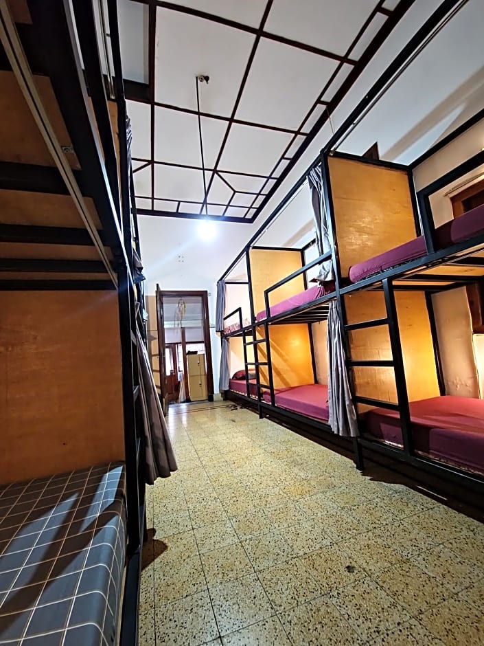 SEMERU HOSTEL MALANG