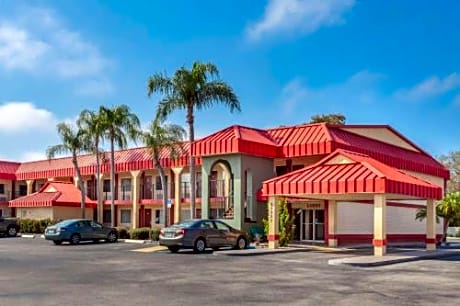 Super 8 by Wyndham Clearwater/US Hwy 19 N