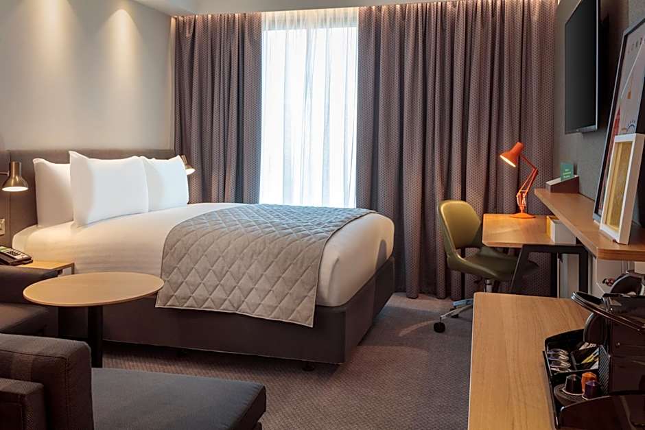 Holiday Inn London-Heathrow Bath Road By IHG