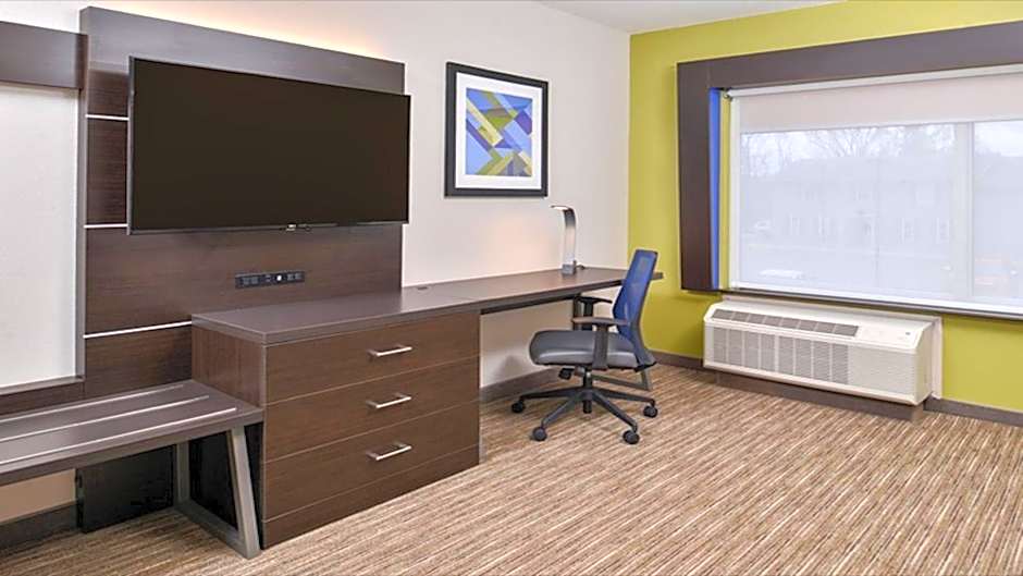 Holiday Inn Express & Suites Parkersburg East By IHG