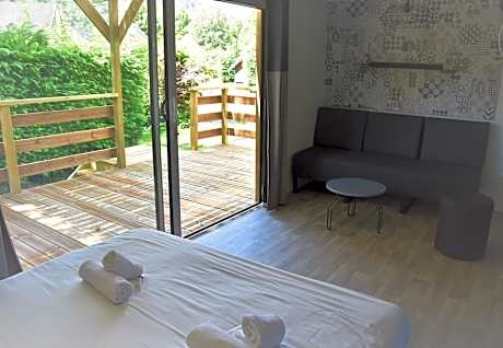 Deluxe Queen Room