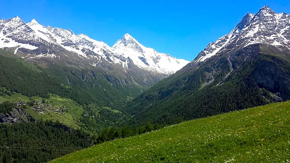 Hôtel Dents de Veisivi