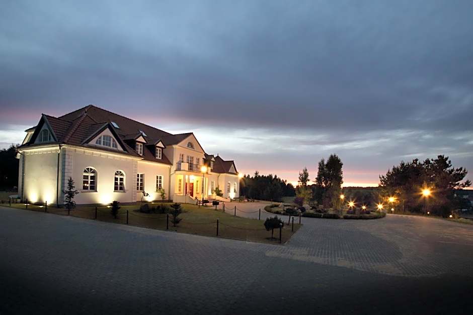 Pałac i Folwark Ńemino