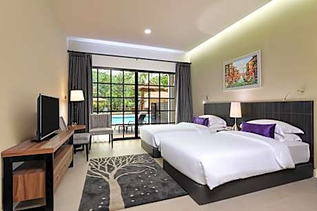 Deluxe Pool Access Twin Bed