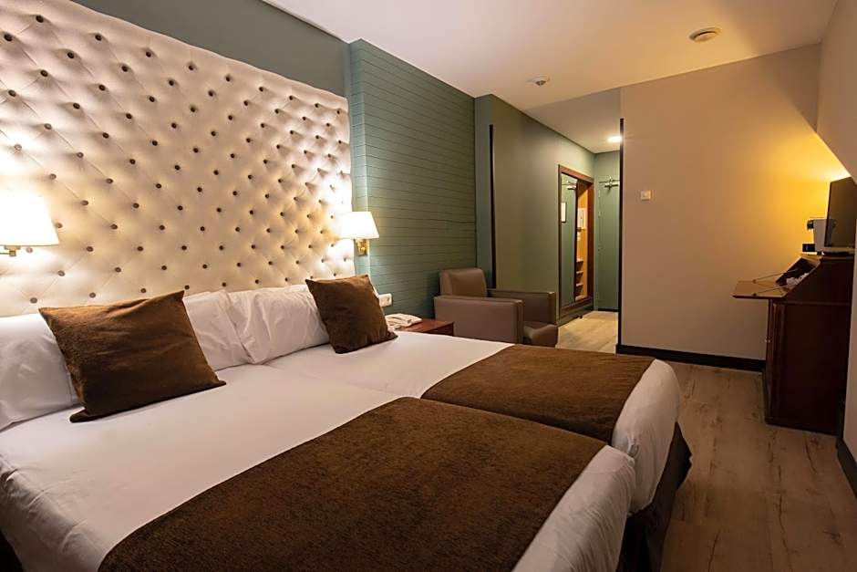 Photo 1 of 4 of Double Room